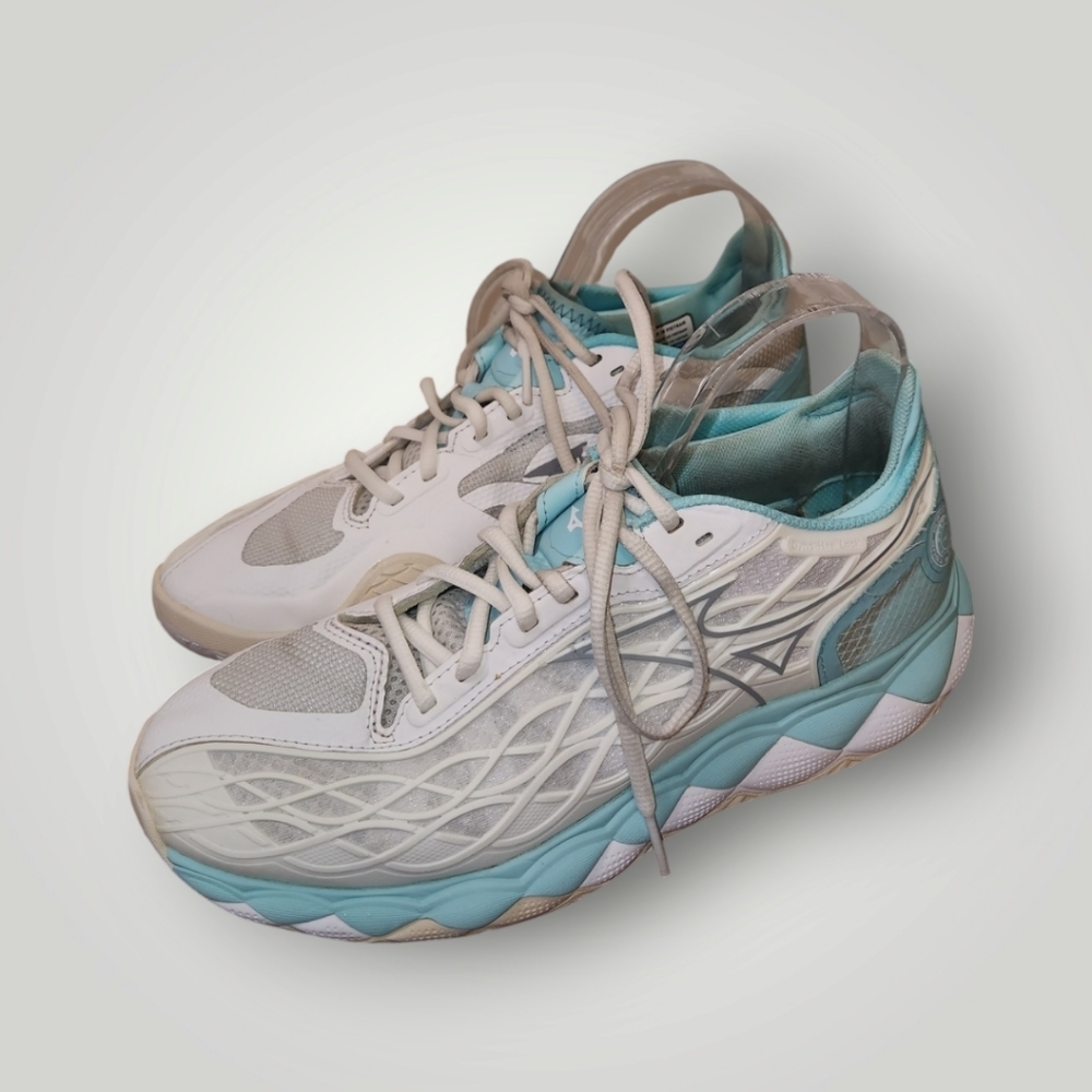 Mizuno women's Enforce Tour Tennis Shoeo Enerzy size 8